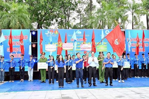 Sôi nổi các hoạt động hè tình nguyện