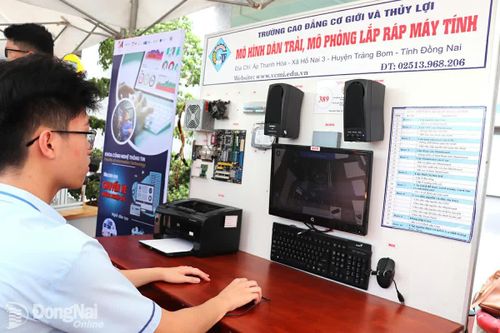 Độc đáo chuyến xe hướng nghiệp