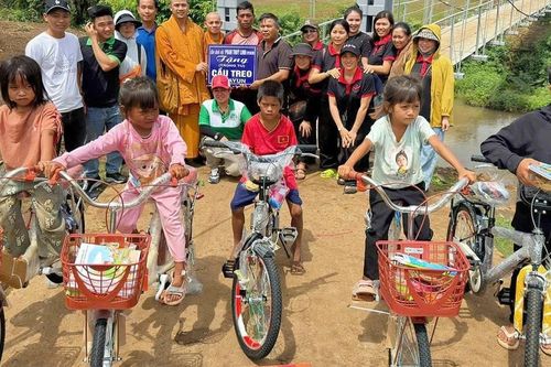 Khánh thành cầu treo tại xã Ayun
