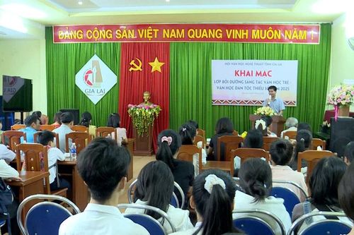 Gia Lai: 45 học sinh tham gia lớp bồi dưỡng sáng tác văn học