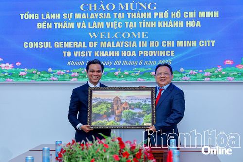 Phó Chủ tịch Thường trực UBND tỉnh Lê Hữu Hoàng tiếp Tổng Lãnh sự Malaysia tại TP. Hồ Chí Minh