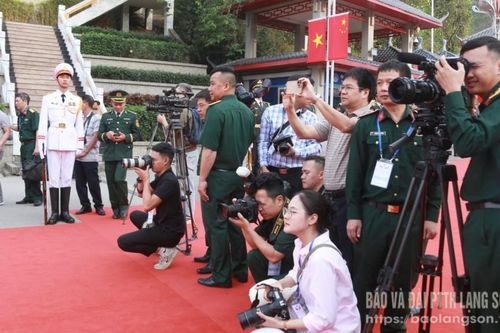 Nghề mắc nợ với thời gian