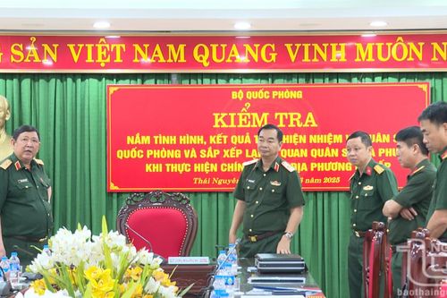 Thượng tướng Huỳnh Chiến Thắng kiểm tra nhiệm vụ sắp xếp lại cơ quan quân sự địa phương tại Thái Nguyên