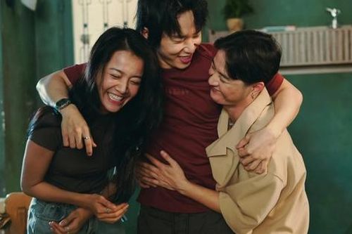Vì sao phim kinh dị 18+ 'Dưới đáy hồ' dẫn đầu doanh thu phòng vé?