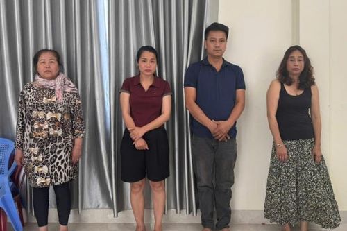 Vượt hàng trăm km để… móc túi khách xem pháo hoa quốc tế