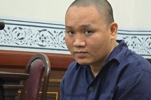 Con nghiện đâm Cảnh sát khu vực trọng thương, lãnh án 14 năm tù