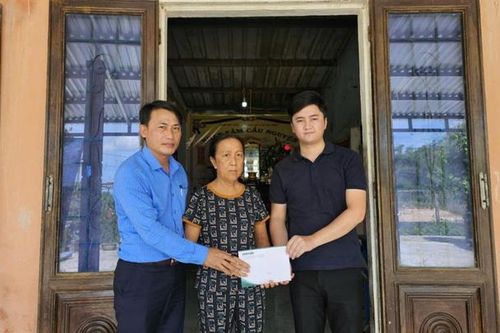 Tấm lòng bạn đọc Báo Sức khỏe và Đời sống đến với hoàn cảnh khó khăn tại Huế