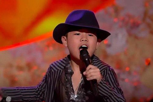 Nam ca sĩ từ nhỏ đã giúp bố mẹ mua nhà, xe vì quá đắt show, hiện tại ngoại hình thay đổi ít người nhận ra