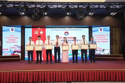 Hà Tĩnh tôn vinh những đóng góp của báo chí tại địa phương