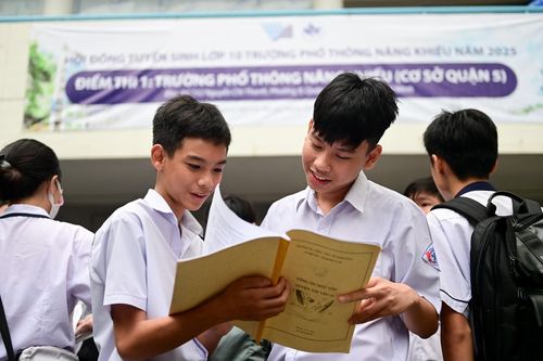 Điểm chuẩn trường Phổ thông Năng khiếu biến động khi tỷ lệ chọi giảm