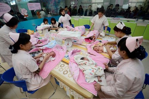 Trung Quốc phổ cập gây tê sinh nở để khuyến khích sinh con