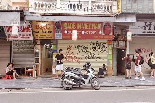 Cao điểm chống hàng lậu: Nhiều cửa hàng dừng kinh doanh để 'né' lực lượng chức năng