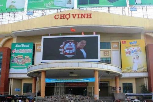 Tiểu thương chợ Vinh trở lại kinh doanh sau thời gian 'đóng băng'