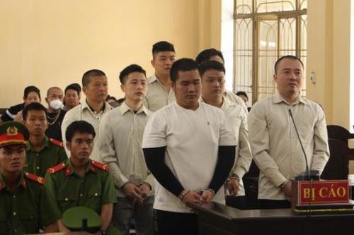 Dùng 'hàng nóng' giải quyết mâu thuẫn, nhóm thanh niên lãnh án