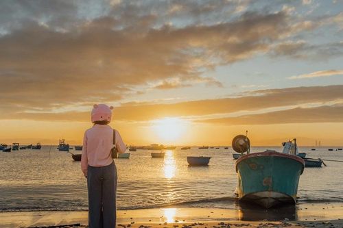 Ngỡ ngàng vẻ đẹp hoàng hôn buông xuống làng chài Mỹ Hiệp