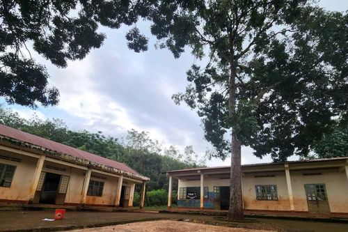 Lớp học ghép nơi vùng biên và nỗi lo những ngày mưa gió