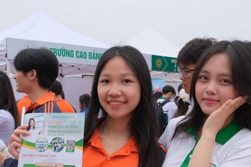 Chương trình học bổng 'chưa từng có' dành cho sinh viên điều dưỡng