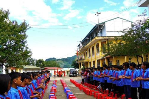 Xây ước mơ con chữ nơi 'rốn gió' Thượng Phùng