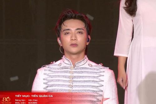 'Tiến quân ca' và bản hòa âm của niềm tin trên mạng xã hội