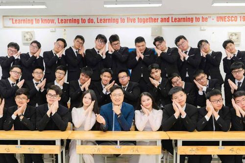 Lớp có 28 học sinh thi Trường chuyên Khoa học Tự nhiên, kết quả đỗ 100%