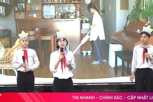 Thuyết trình truyền thông điệp xanh gây ấn tượng tại 'Ô cửa tiếng Anh'