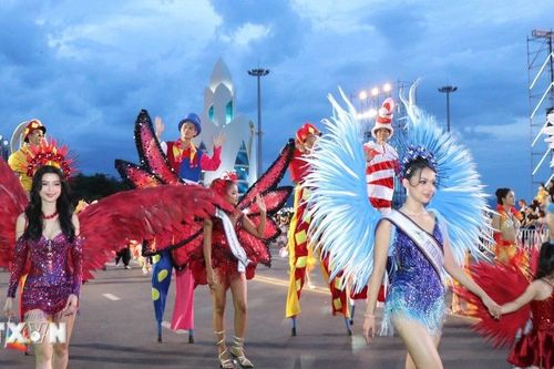 Tưng bừng diễu hành Carnival trong Lễ hội văn hóa-Du lịch biển Nha Trang