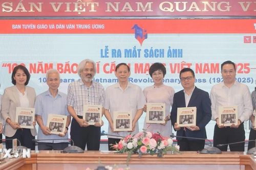 Lễ ra mắt sách ảnh '100 năm báo chí Cách mạng Việt Nam 1925-2025'