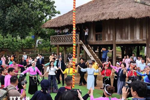 Xây dựng mô hình bảo tàng hóa di sản văn hóa phi vật thể của người thiểu số