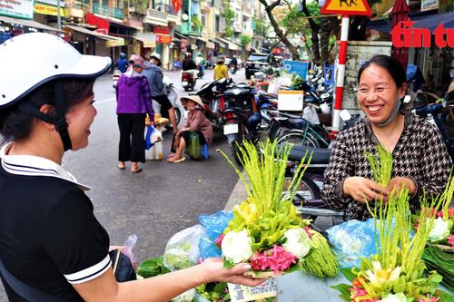 Nét đẹp hoa gói, hoa đĩa trong nếp sống người Hà Nội