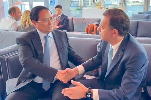 Thủ tướng Phạm Minh Chính gặp Thủ tướng Bồ Đào Nha Luis Montenegro