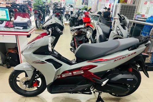 Giá Honda Air Blade 125 mới nhất tháng 6/2025, chênh 2 triệu đồng