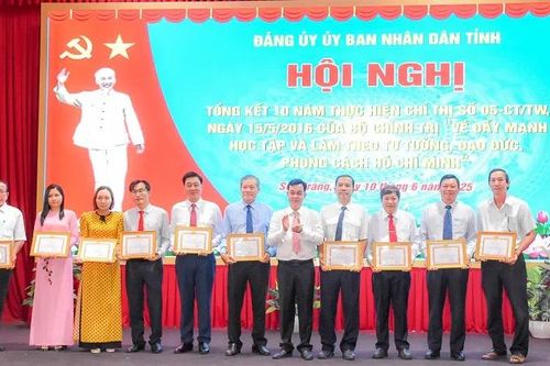 Sóc Trăng tổng kết 10 năm thực hiện Chỉ thị 05 của Bộ Chính trị