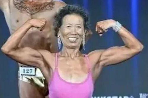 Cụ bà 71 tuổi khiến dân mạng 'phát cuồng' với cơ bắp và huy chương thể hình