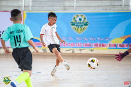 Hứa hẹn kịch tính và bùng nổ tại tứ kết lứa tuổi U8 giải Bóng đá Nhi đồng Báo Thanh Hóa lần thứ IV