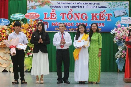 Buổi lễ tổng kết đầy tự hào