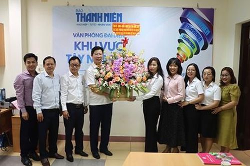 Lãnh đạo tỉnh Đồng Tháp chúc mừng các cơ quan báo chí tại Cần Thơ