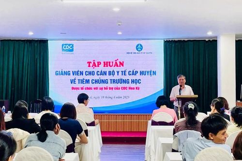 Gần 60 cán bộ y tế Gia Lai tham gia tập huấn về về tiêm chủng trường học