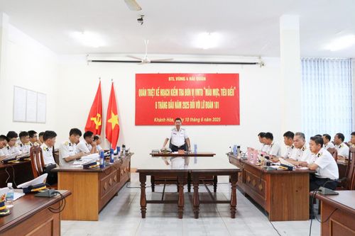 Vùng 4 Hải quân kiểm tra đơn vị vững mạnh toàn diện tại Lữ đoàn 101