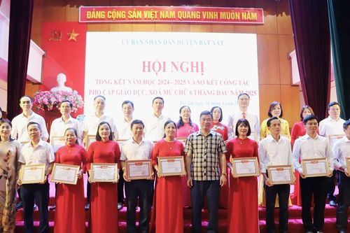 Bát Xát tổng kết năm học 2024 - 2025