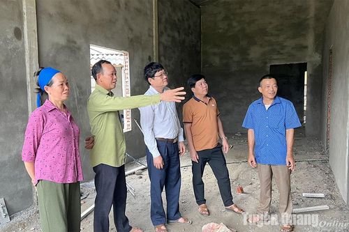 Hiến đất xóa nhà tạm