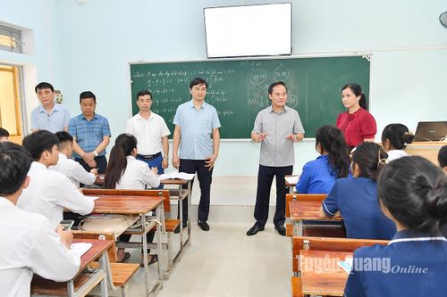Phó Chủ tịch UBND tỉnh Hoàng Việt Phương kiểm tra công tác chuẩn bị Kỳ thi tốt nghiệp THPT năm 2025