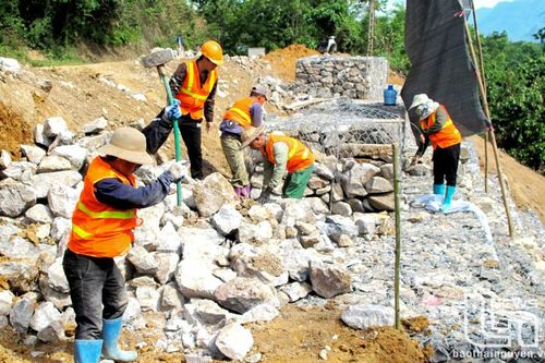 Bảo đảm an toàn các công trình giao thông mùa mưa bão