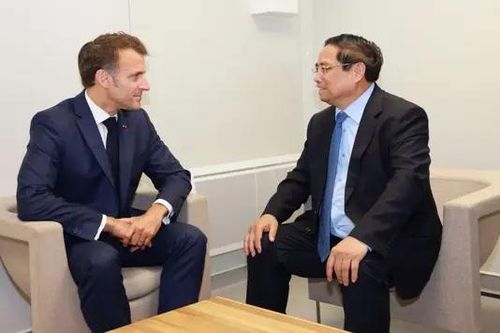 Thủ tướng Phạm Minh Chính hội kiến Tổng thống Emmanuel Macron