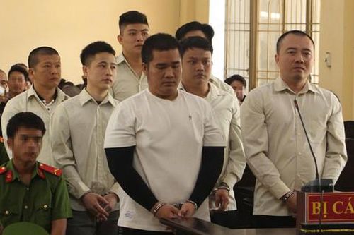 Dùng 'hàng nóng' giải quyết mâu thuẫn, nhóm thanh niên lĩnh án tù