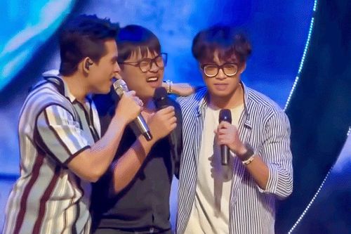 Con trai NSND Xuân Bắc 'gây bão' khi hát live đầy ngẫu hứng