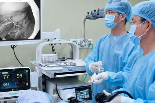 Bé 13 tuổi bị viêm loét dạ dày, xuất huyết tiêu hóa do nhiễm khuẩn HP từ dấu hiệu nhiều người Việt bỏ qua
