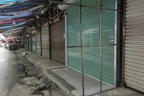 Chợ nhà Xanh - nơi được mệnh danh là 'thiên đường mua sắm' ảm đạm đến lạ thường!