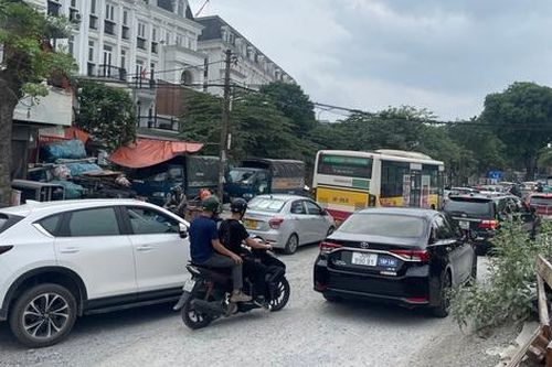 Nhiều bất cập trên đường thi công gần 10 năm chưa xong ở Hà Nội