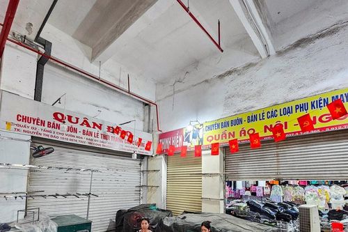 Thanh Hóa: Nhiều ki-ốt ở chợ, cửa hàng trên phố đồng loạt đóng cửa
