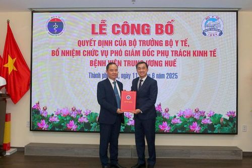 Bệnh viện Trung ương Huế có tân Phó giám đốc phụ trách kinh tế
